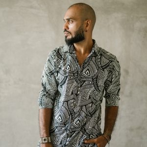 Men's Sacred Geometry Pattern Buttonup Shirt: Black &