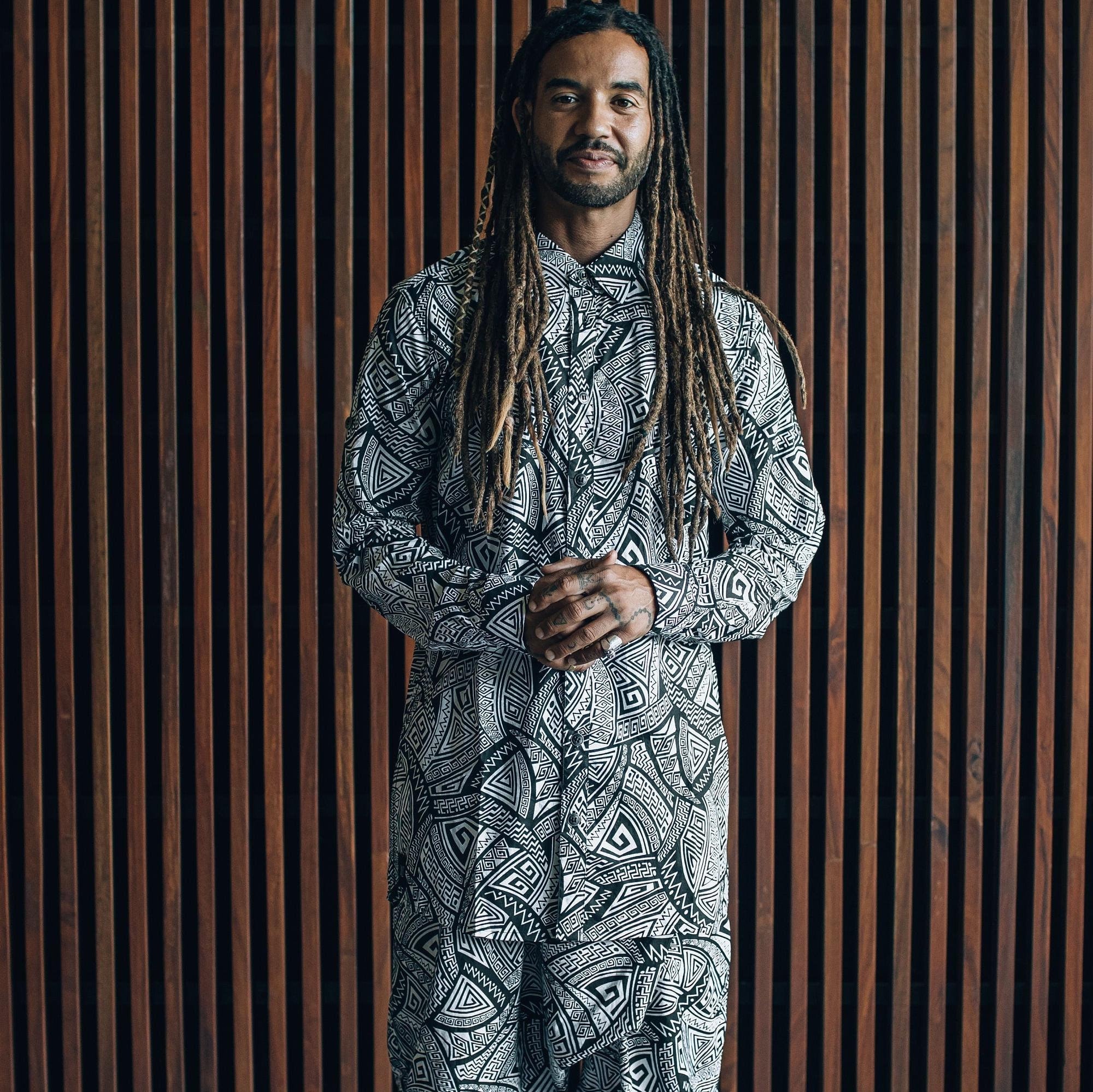 Men's Sacred Geometry Pattern Buttonup Shirt: Black &