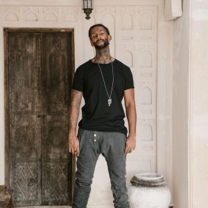 Valo Fit Organic Cotton Tee: Slim Crew Neck